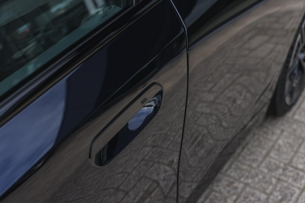 BMW i5 30