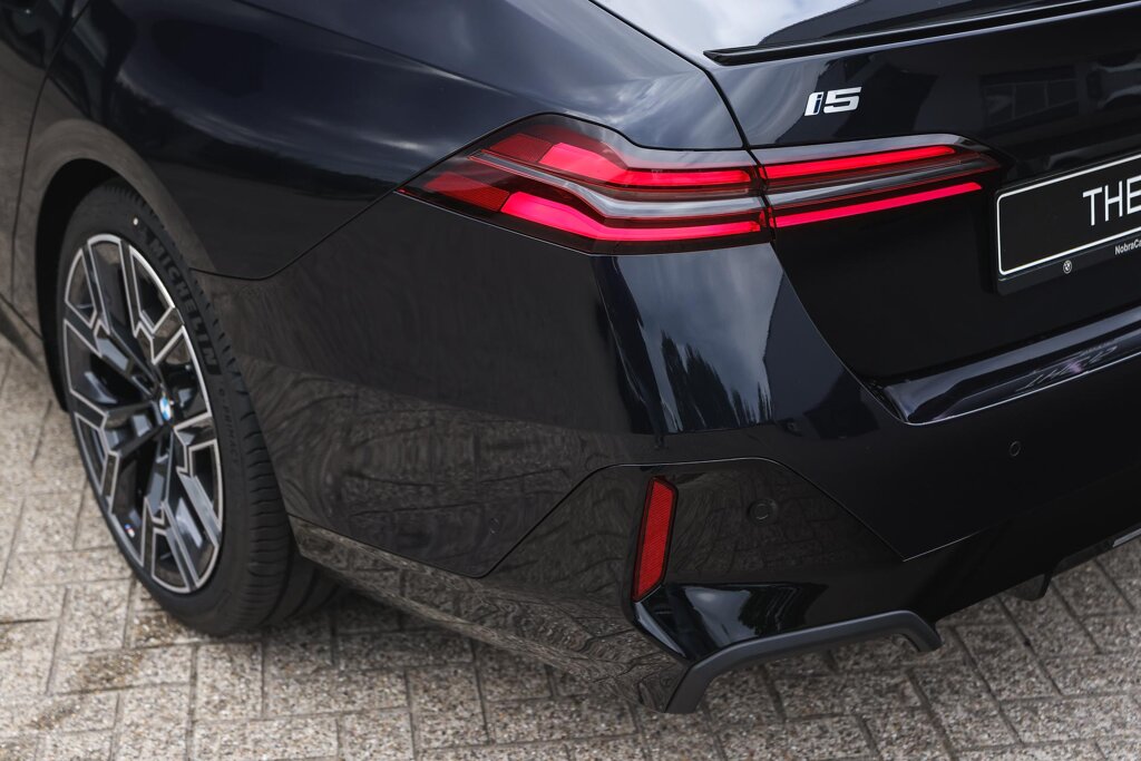 BMW i5 31