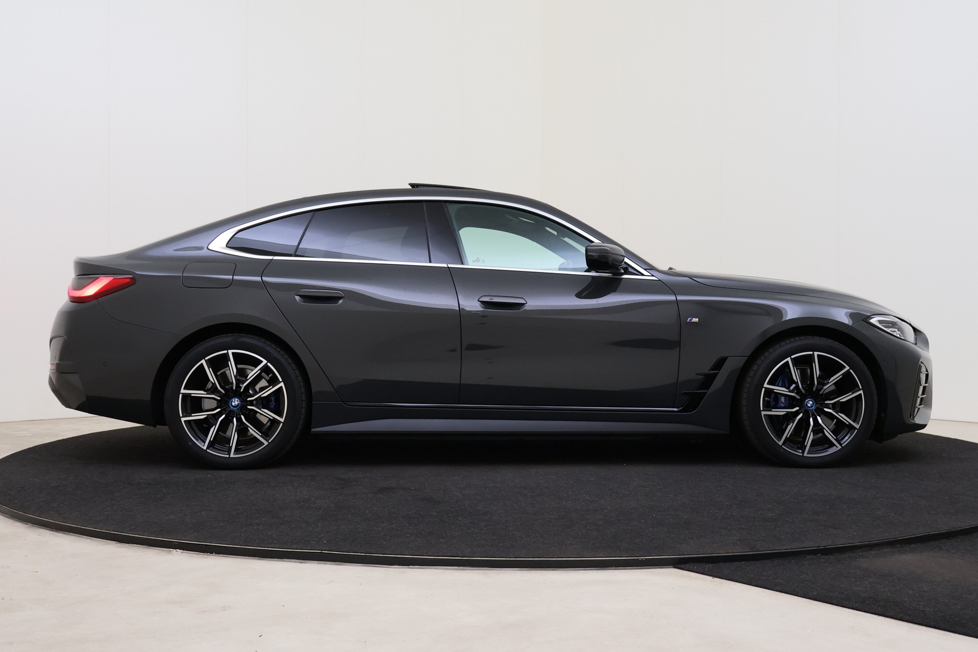 BMW i4 7