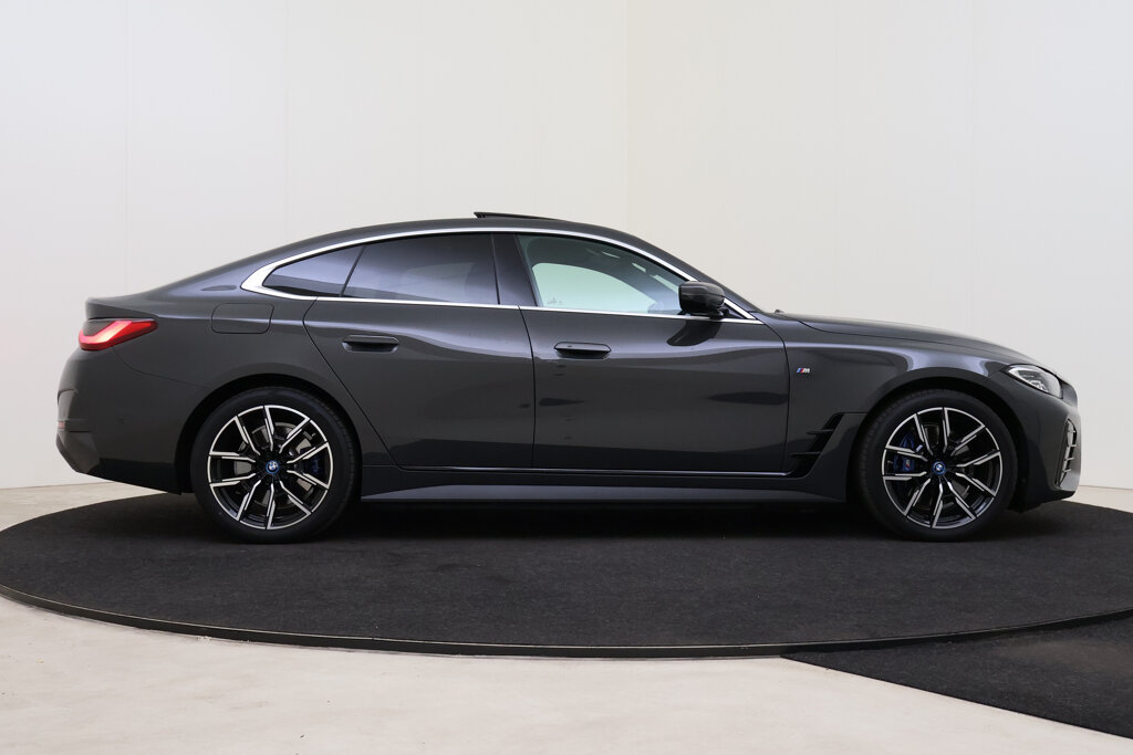 BMW i4 7