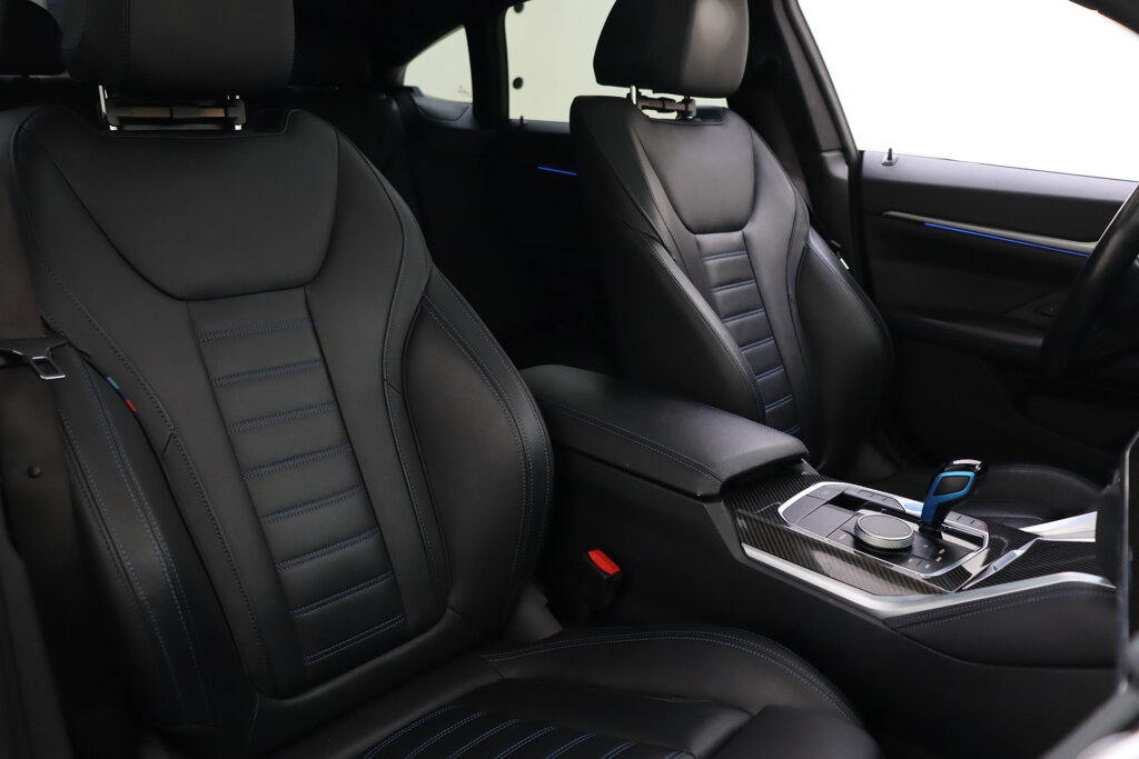 BMW i4 17