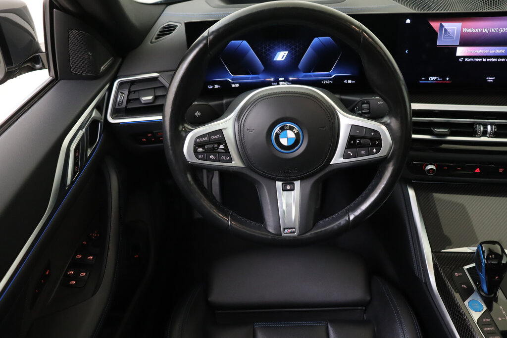 BMW i4 25