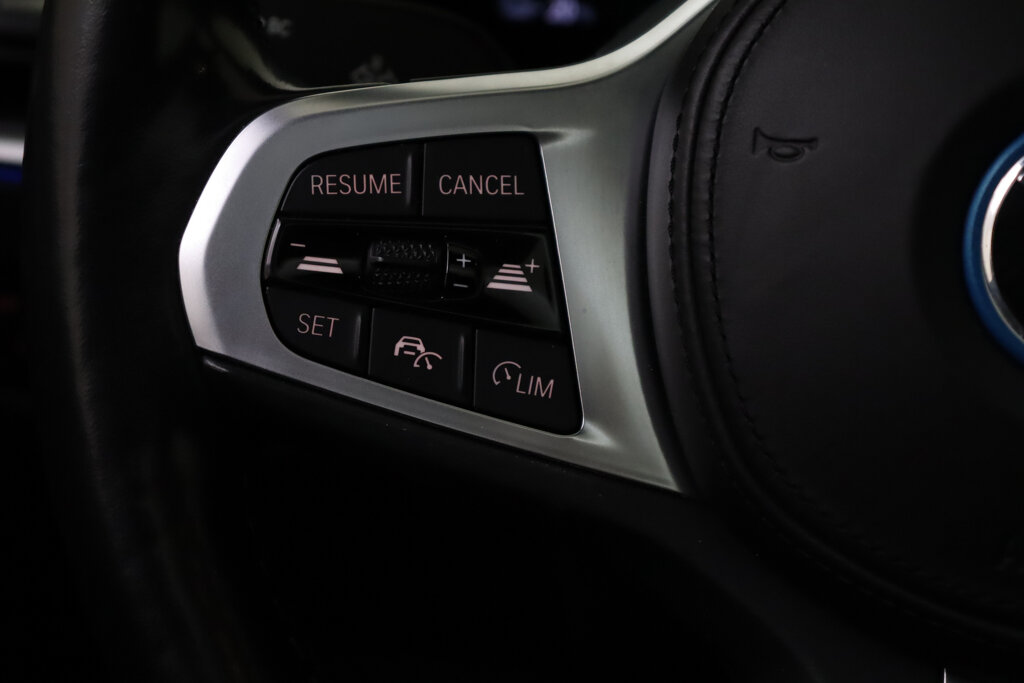BMW i4 26