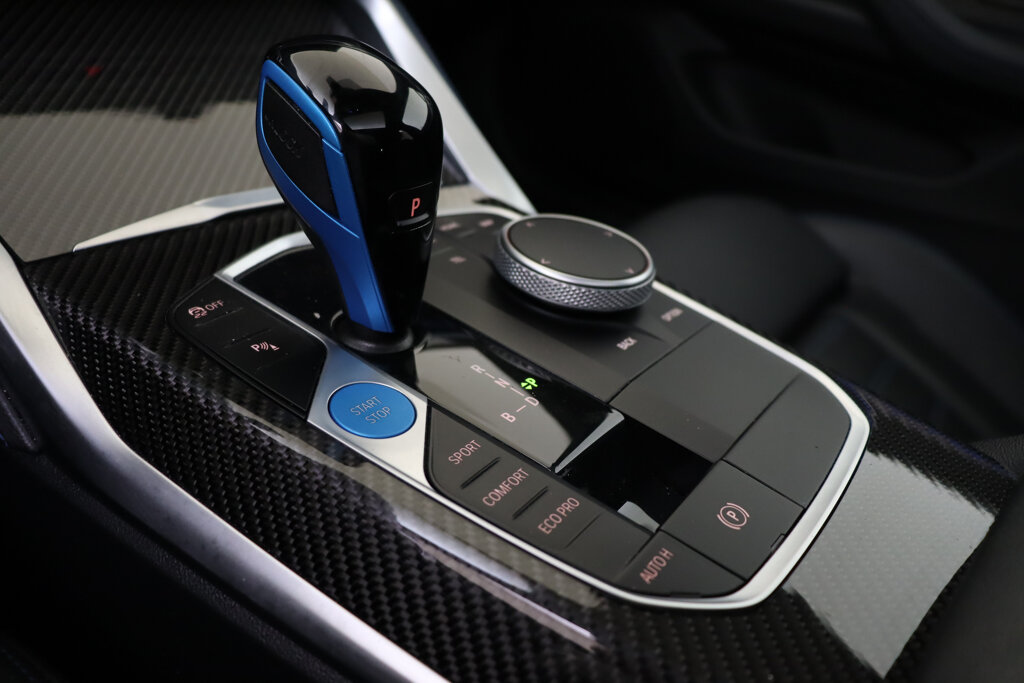 BMW i4 31