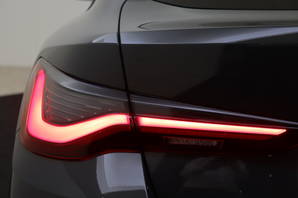 BMW i4 58