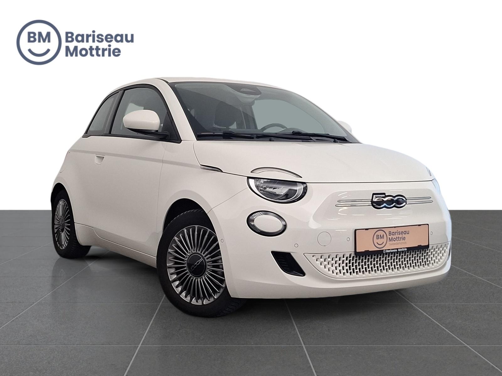 Fiat 500e ICON 42kWh 118pk*CAMERA ACHTER*SENSOREN VOOR EN ACHTER*DAB*CARPLAY*KLIMAATREGELING*