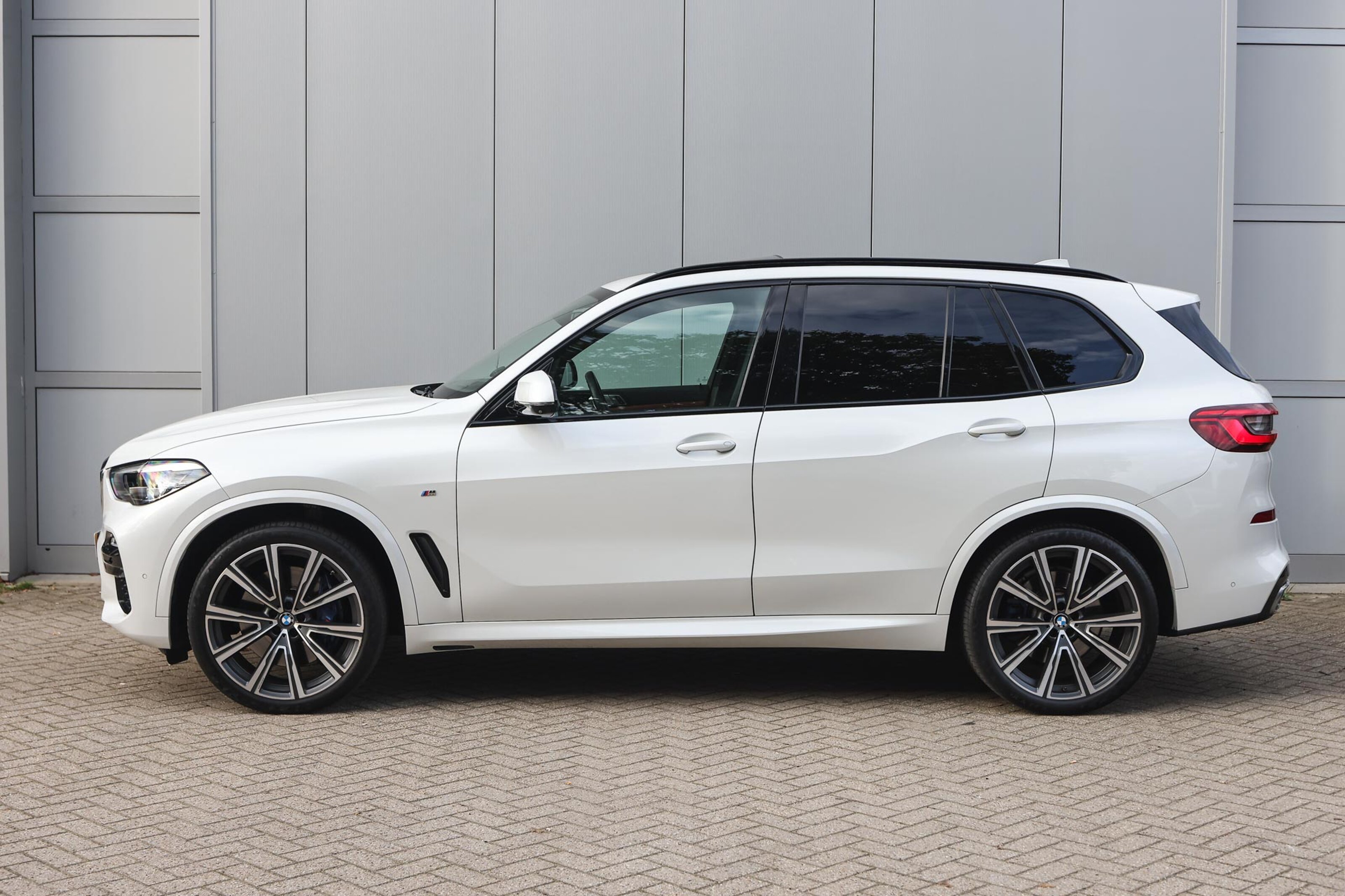 BMW X5 8