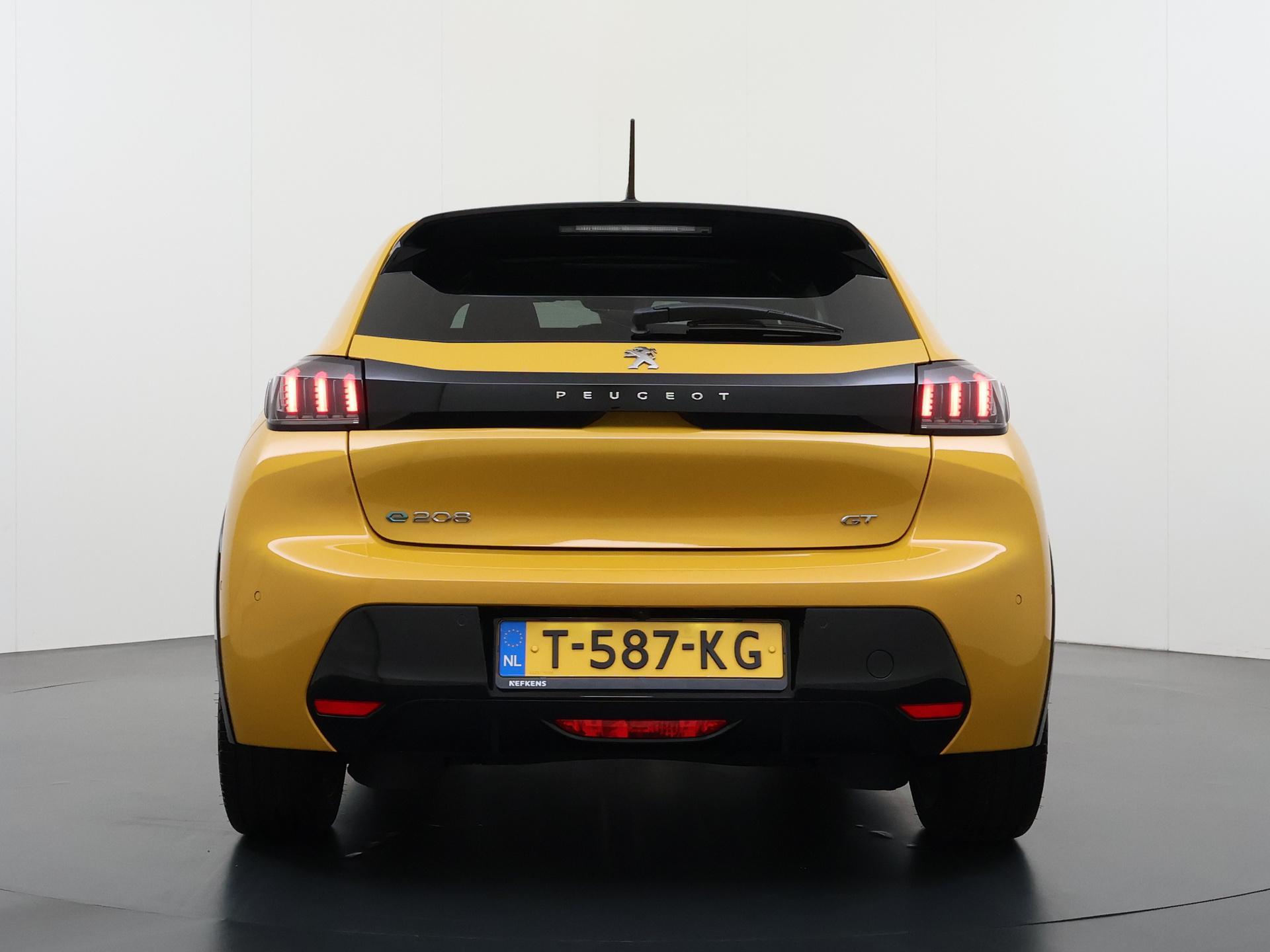 Peugeot e-208