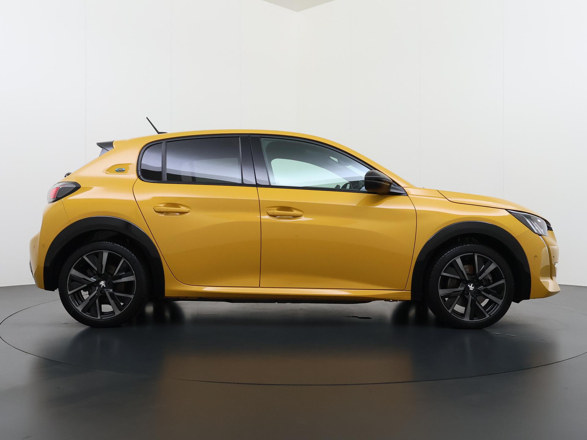 Peugeot e-208