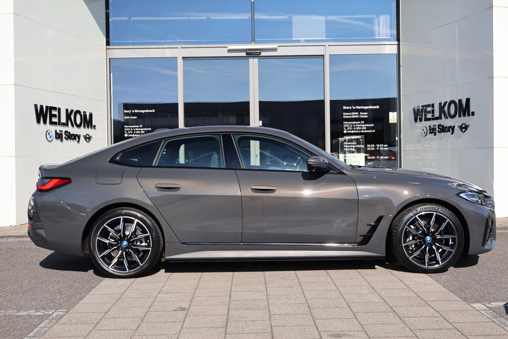 BMW i4 10