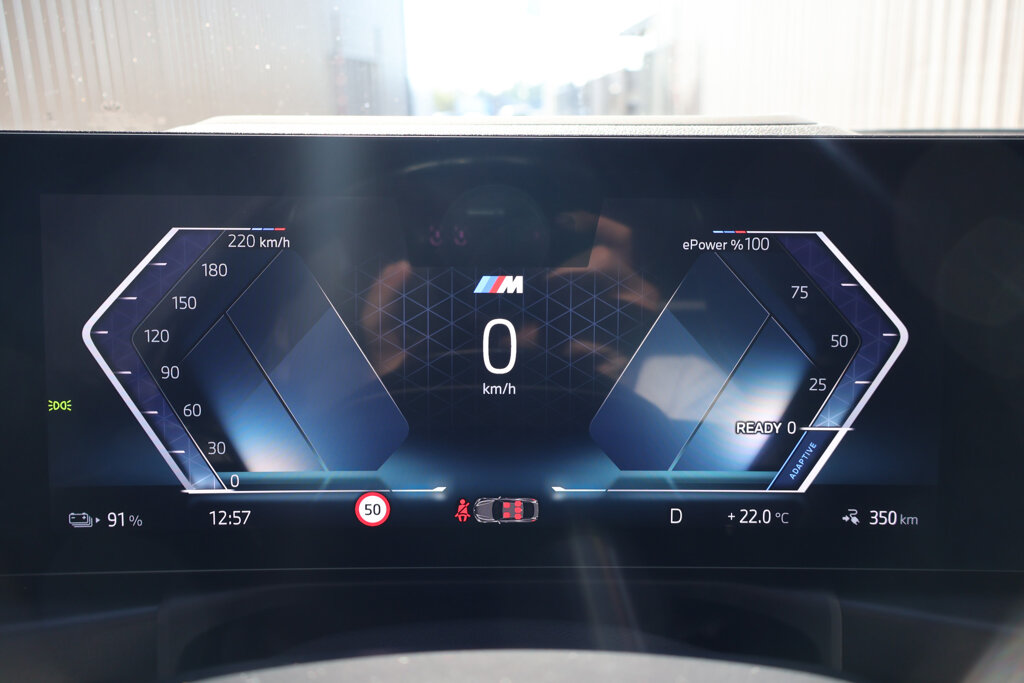 BMW i4 14