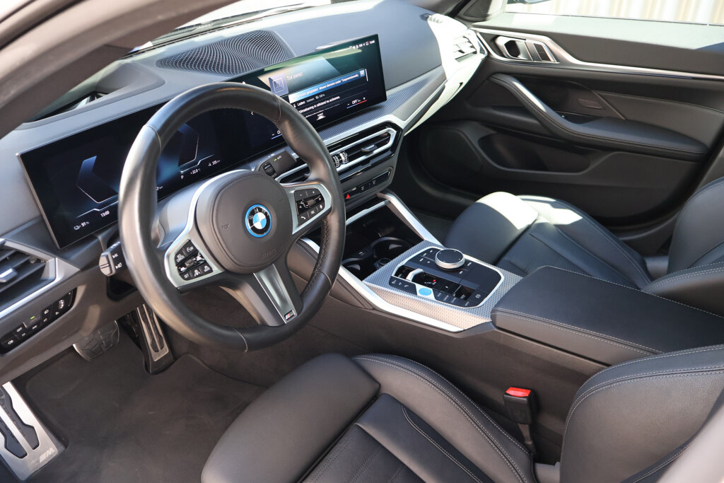 BMW i4 15