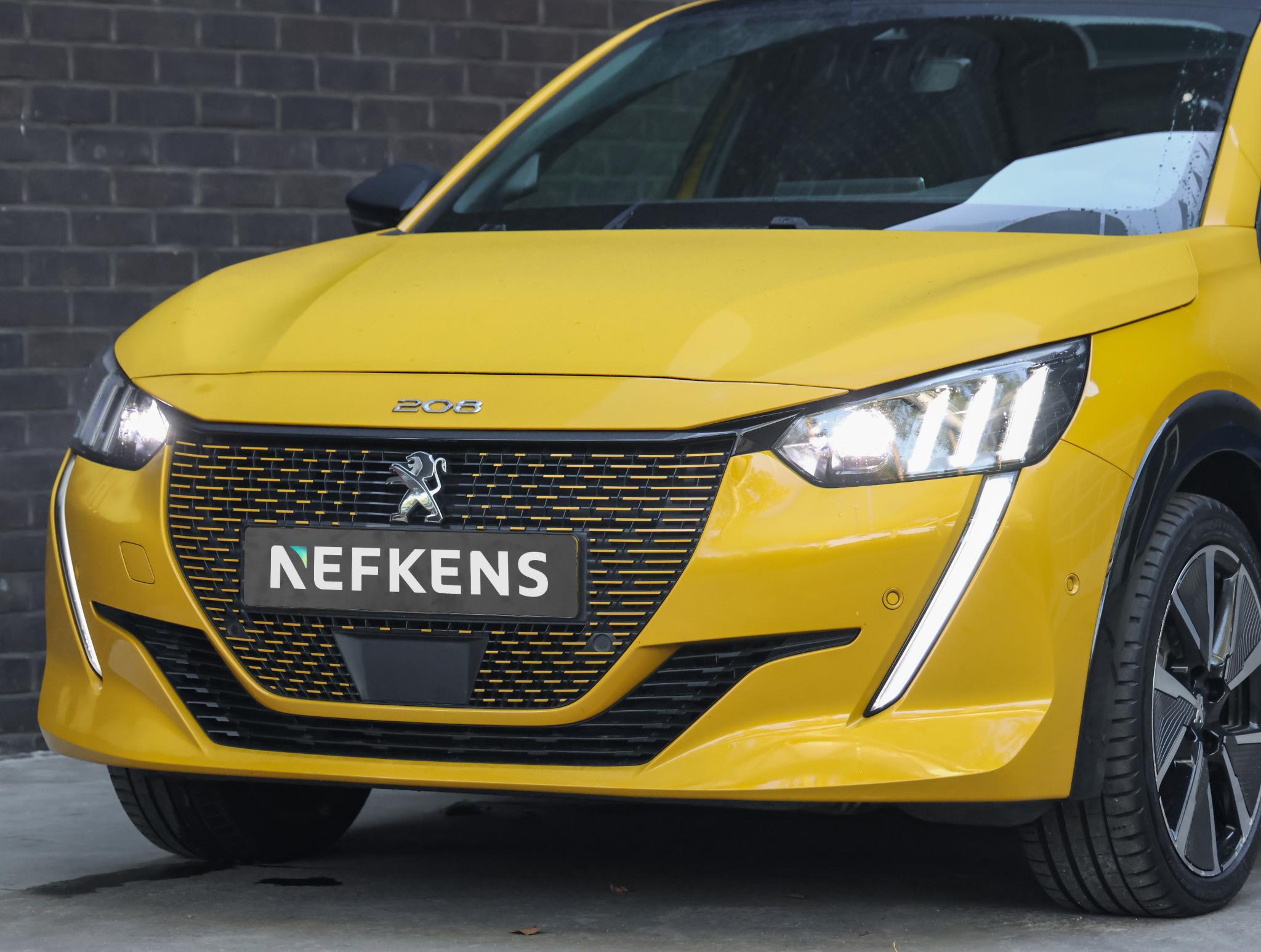 Peugeot e-208
