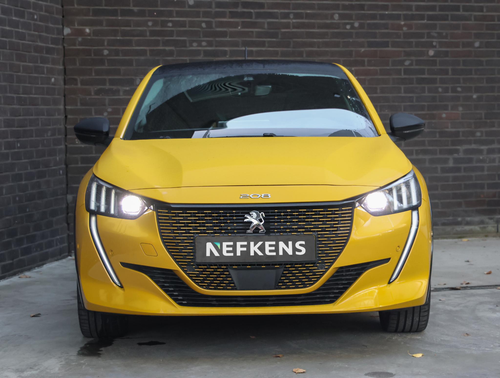 Peugeot e-208