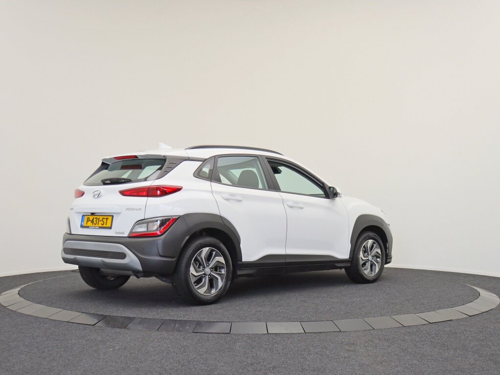 Hyundai Kona 1.6 GDI HEV Comfort Smart | All-seasonbanden | Navigatie - Afbeelding 2