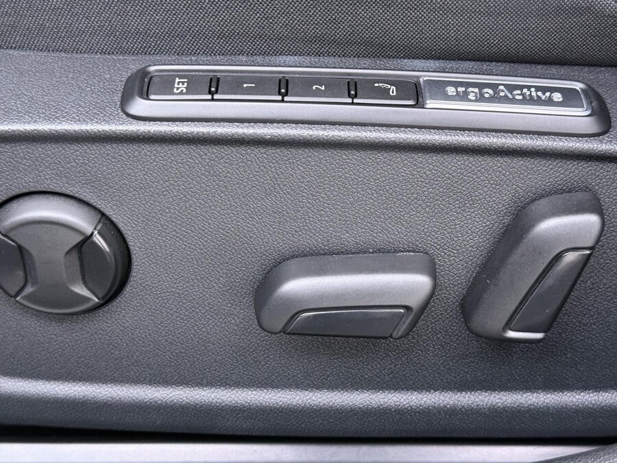 Volkswagen Golf 1.5 eHybrid 50 Edition