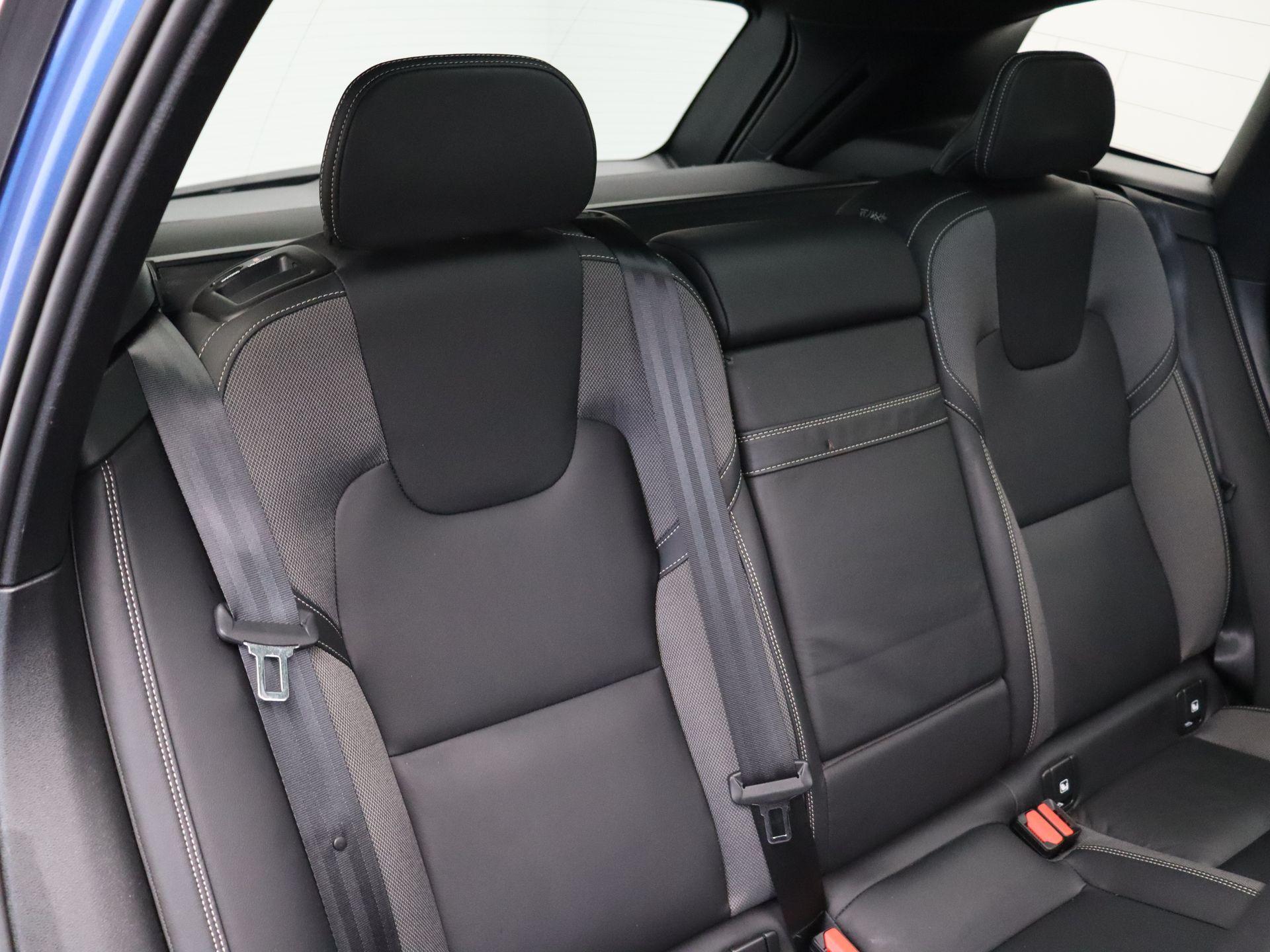 Volvo XC60 2.0 Recharge T8 AWD R-Design - Afbeelding 11