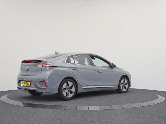 Hyundai IONIQ 1.6 GDi Comfort Plus | Adaptief | Trekhaak | All-seasonbanden