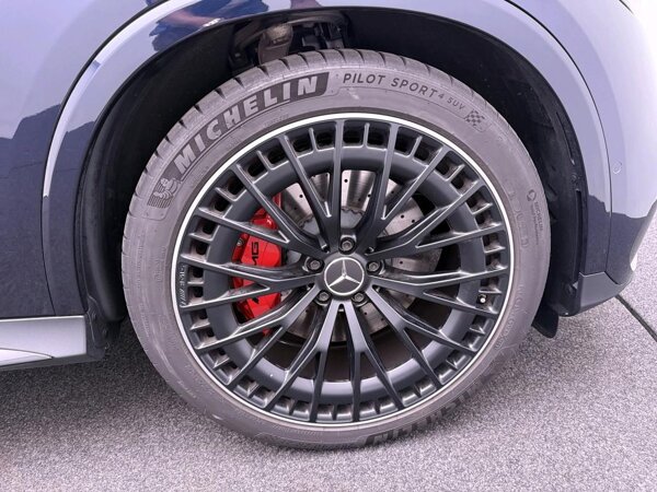 21" multispaakse lichtmetalen AMG-velgen 21" multispaakse lichtmetalen AMG-velgen