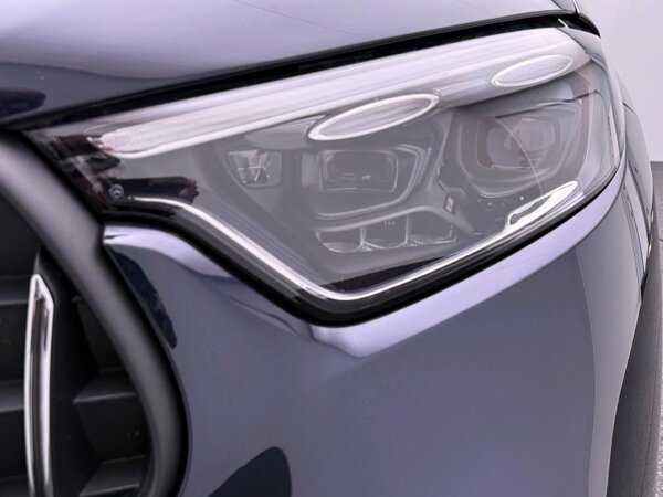 High-Definition LED-koplampen met projectiemodule (meer dan 1,3 miljoen pixels per koplamp) High-Definition LED-koplampen met projectiemodule (meer dan 1,3 miljoen pixels per koplamp)