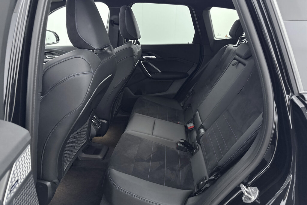 BMW iX1 19