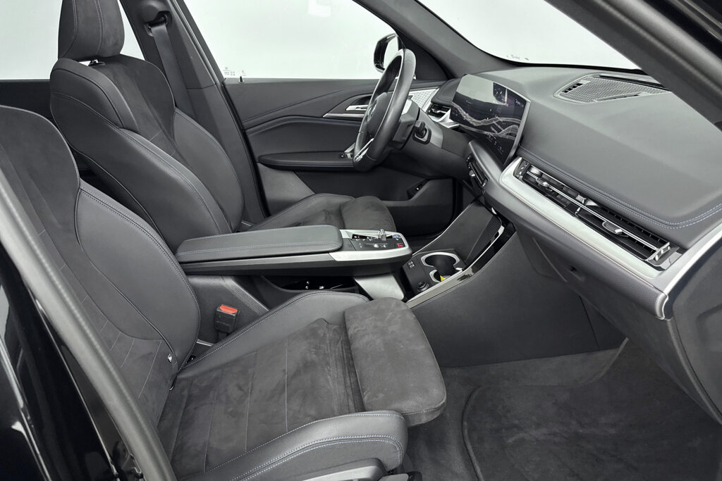 BMW iX1 30