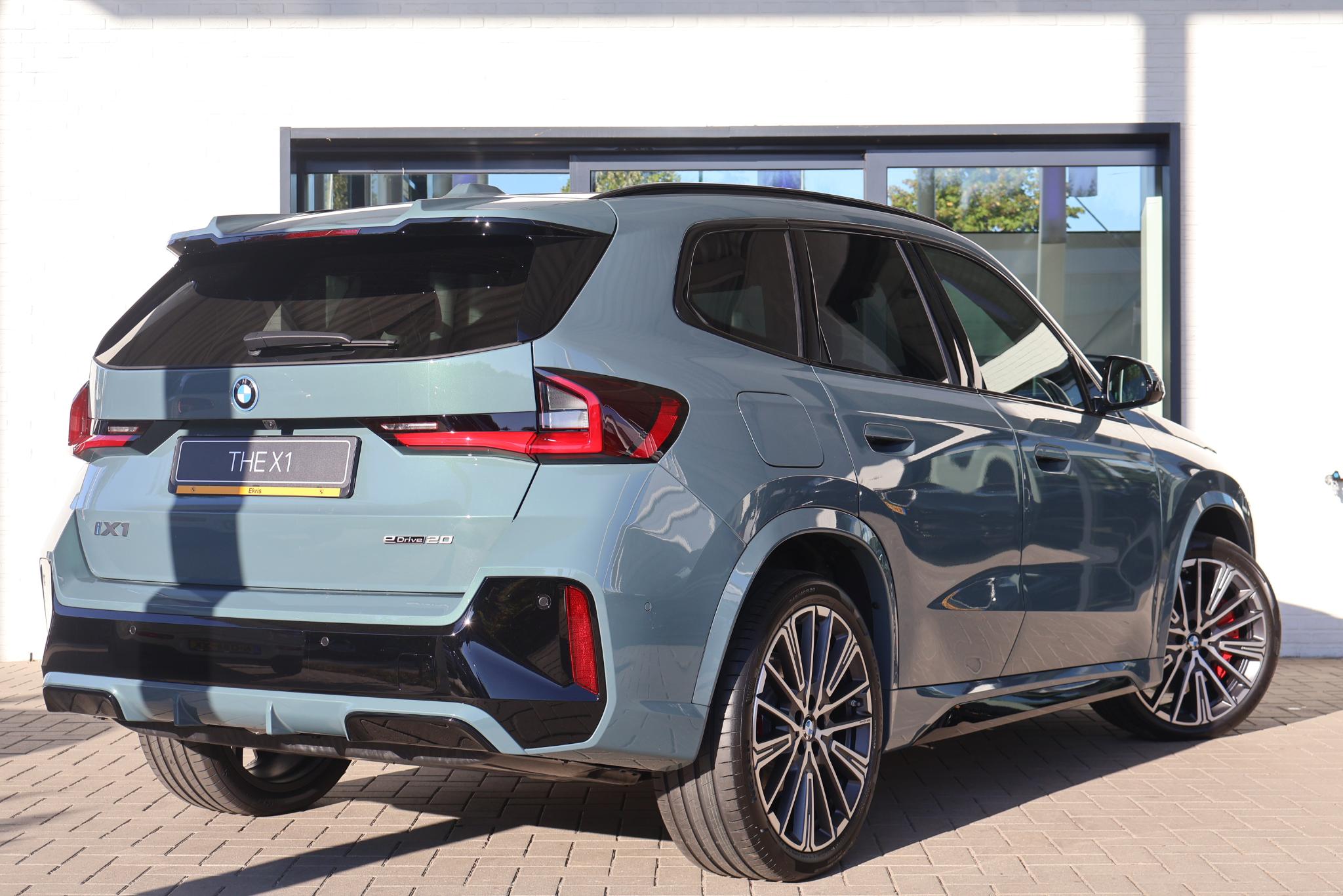 BMW iX1