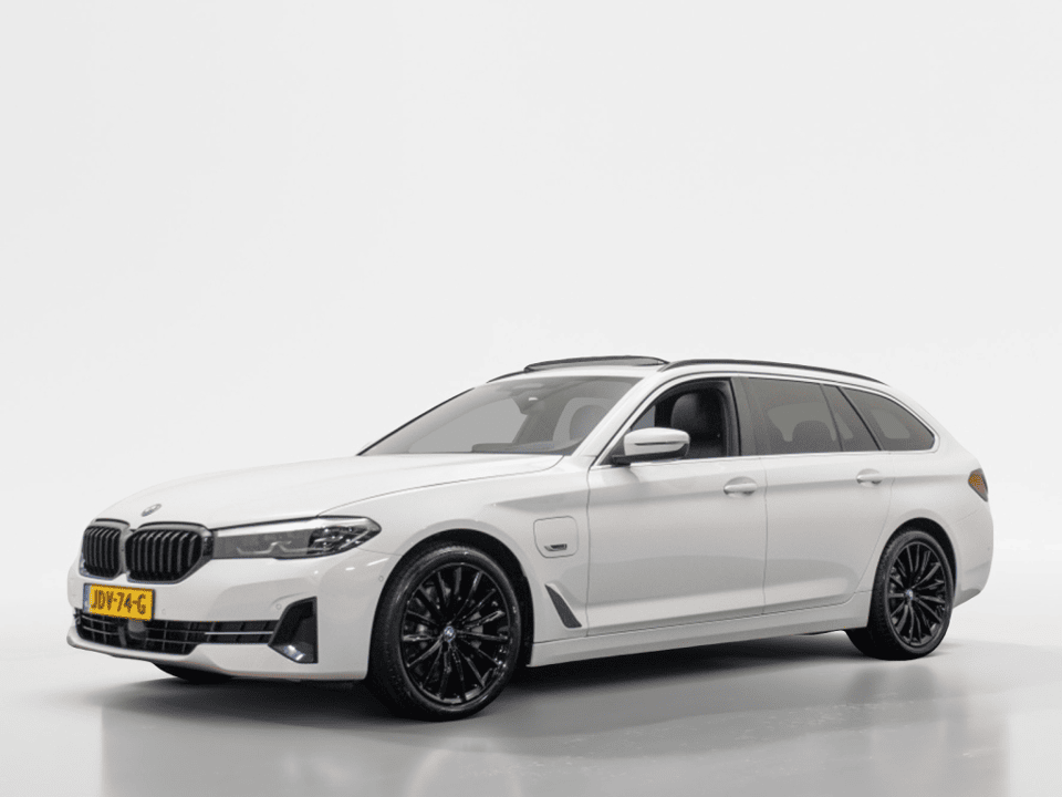 BMW 5 Serie Touring 530e Business Edition+ | Elek. trekhaak | Leder | LED | Camera - Afbeelding 1