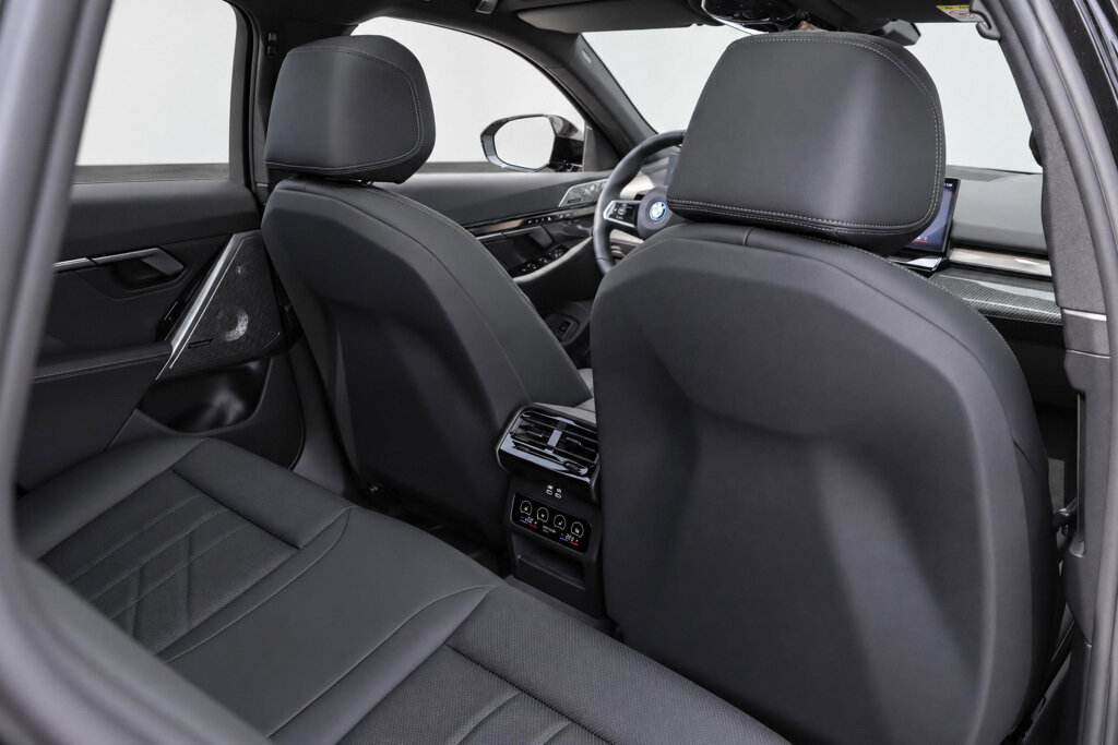 BMW i5 14