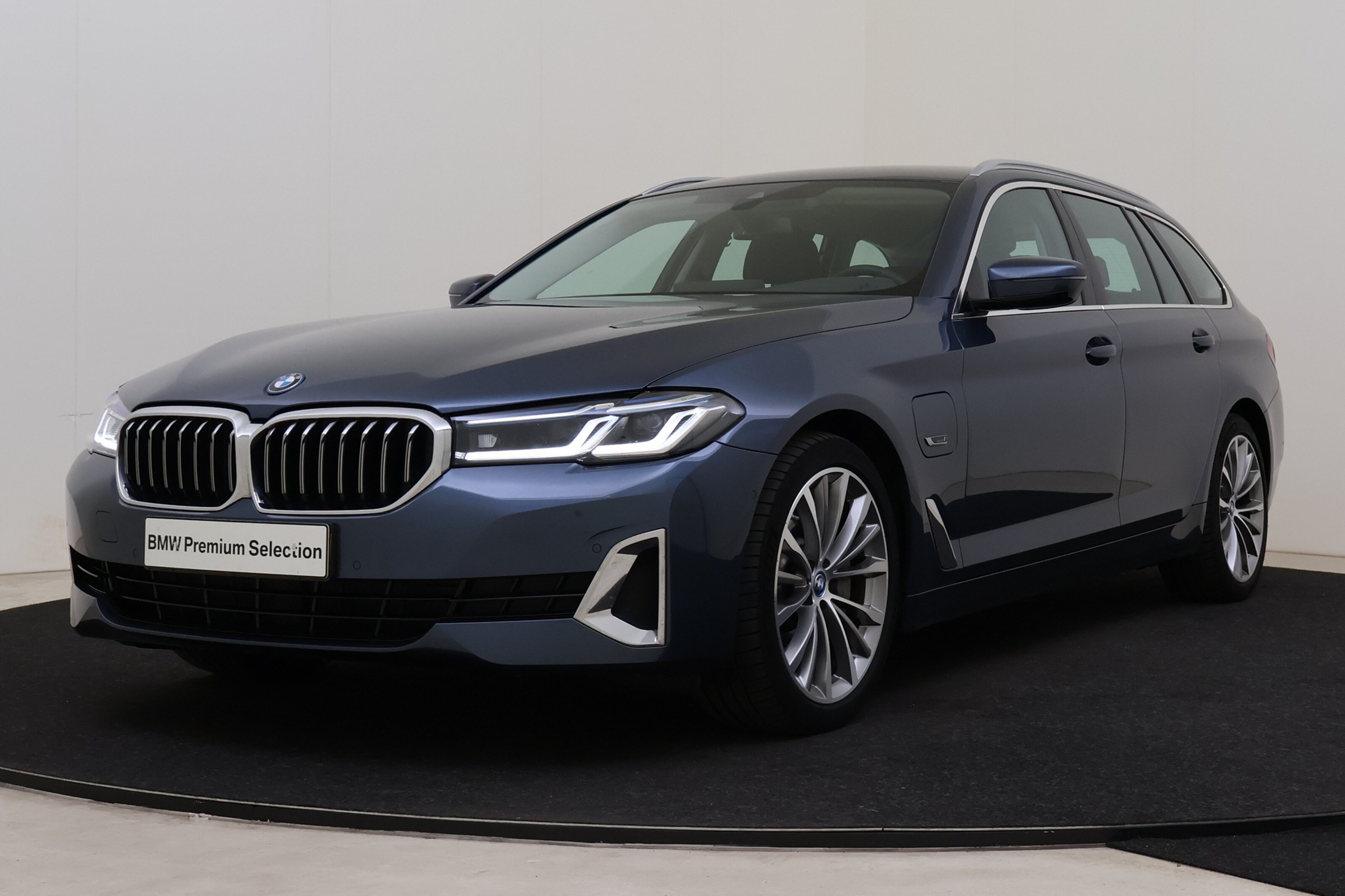 BMW 5 Serie Touring 530e High Executive Luxury Line Automaat