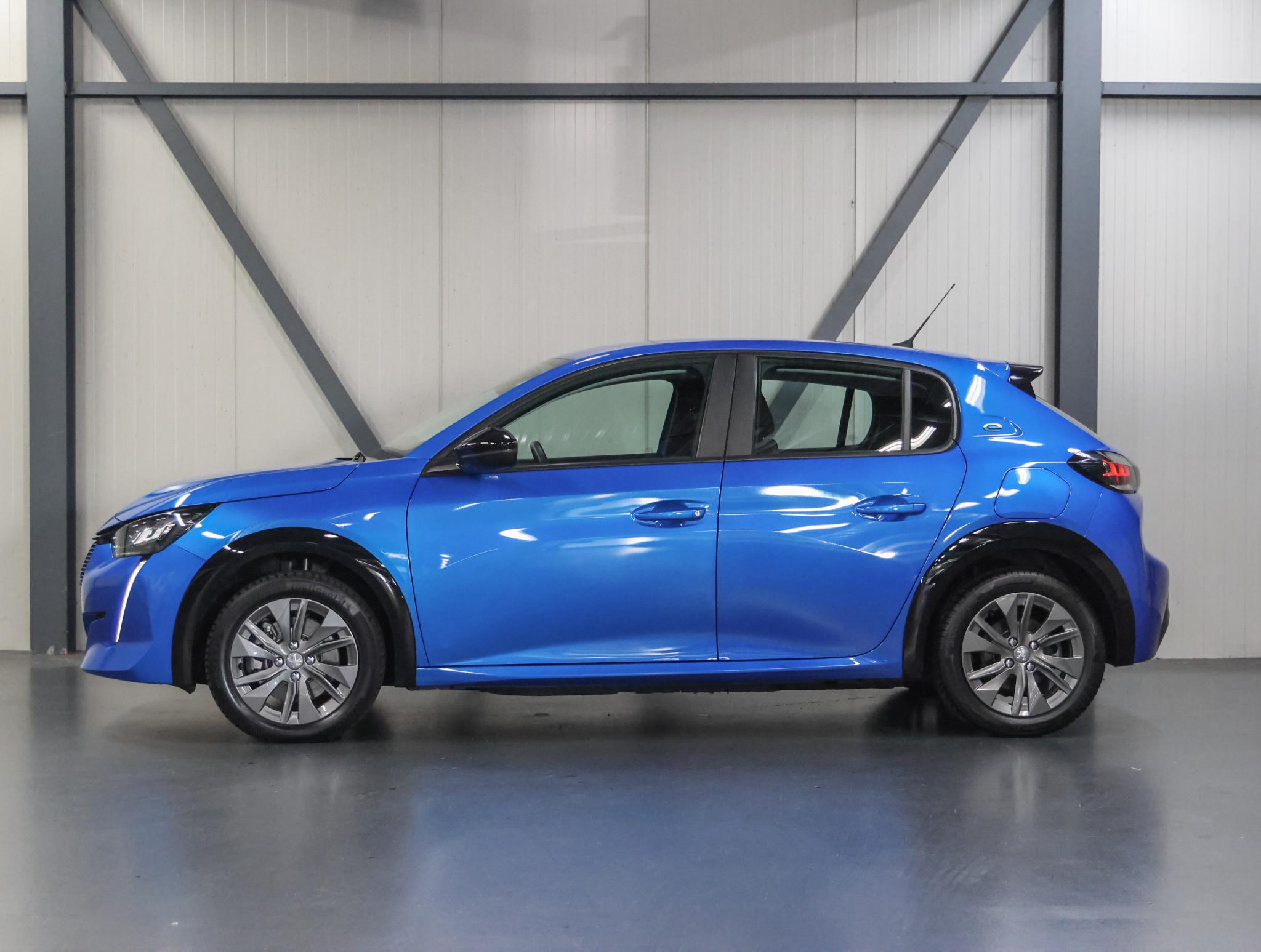 Peugeot e-208