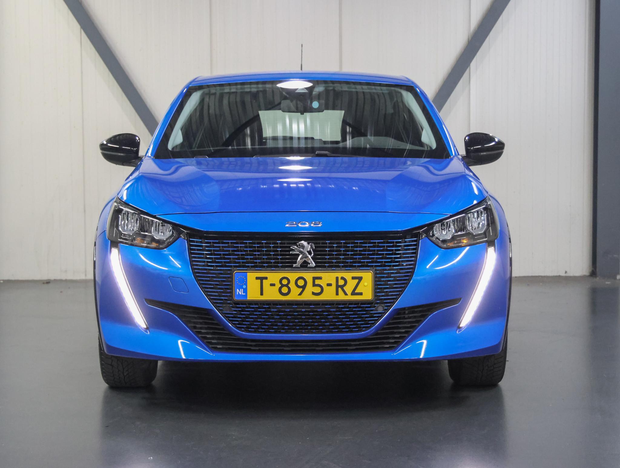 Peugeot e-208
