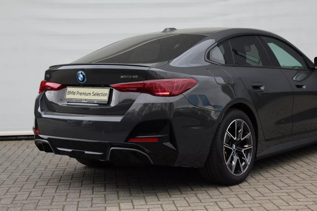 BMW i4 7