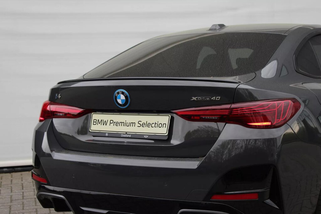 BMW i4 22