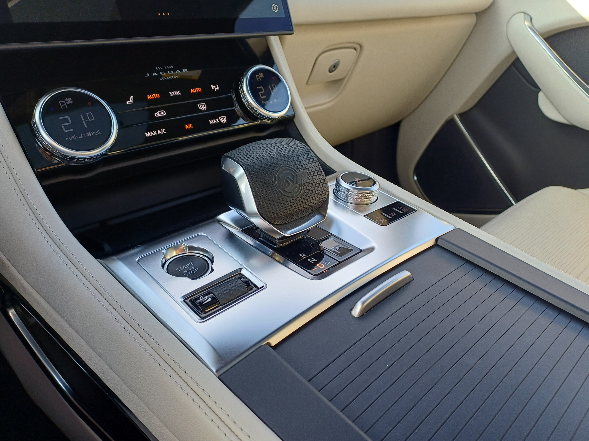 Jaguar F-PACE 5.0 P550 550pk AWD V8 SVR - Afbeelding 4