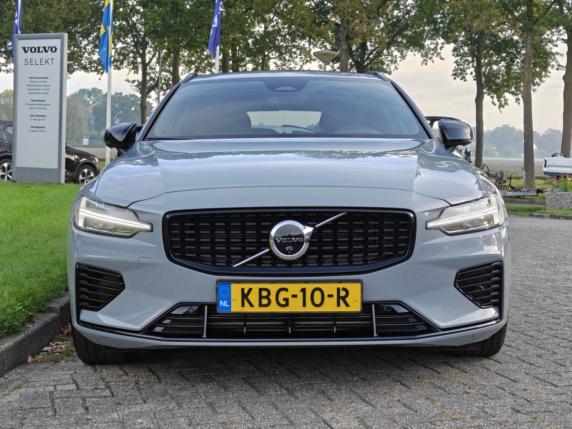 Volvo V60 T8 455PK Plug-in hybrid AWD Plus Dark - Afbeelding 2