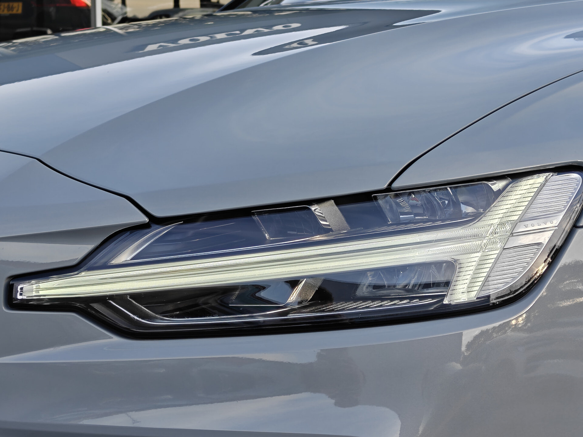 Volvo V60 T8 455PK Plug-in hybrid AWD Plus Dark - Afbeelding 3