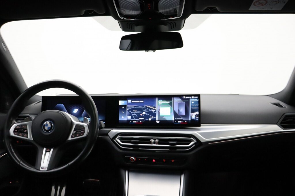 BMW 3 Serie Touring 330e M-Sport | Adaptieve cruise | Pano | Elekt. trekhaak - Afbeelding 3