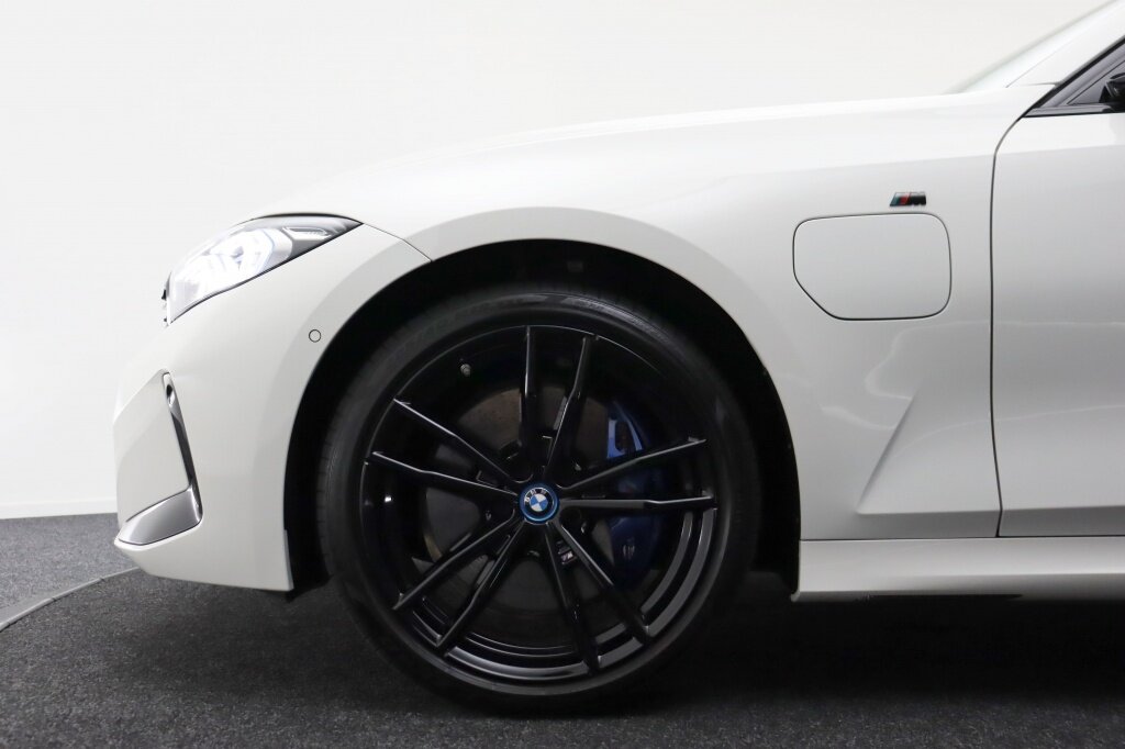 BMW 3 Serie Touring 330e M-Sport | Adaptieve cruise | Pano | Elekt. trekhaak - Afbeelding 5