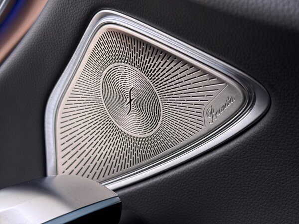 Burmester® 4D surround sound system