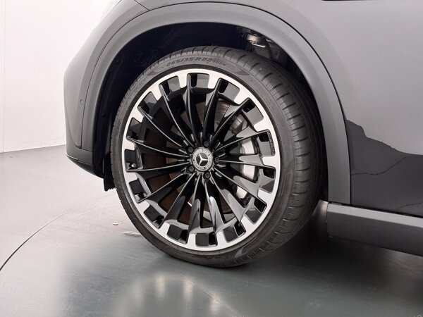 22" multispaaks lichtmetalen AMG-velgen 22" multispaaks lichtmetalen AMG-velgen