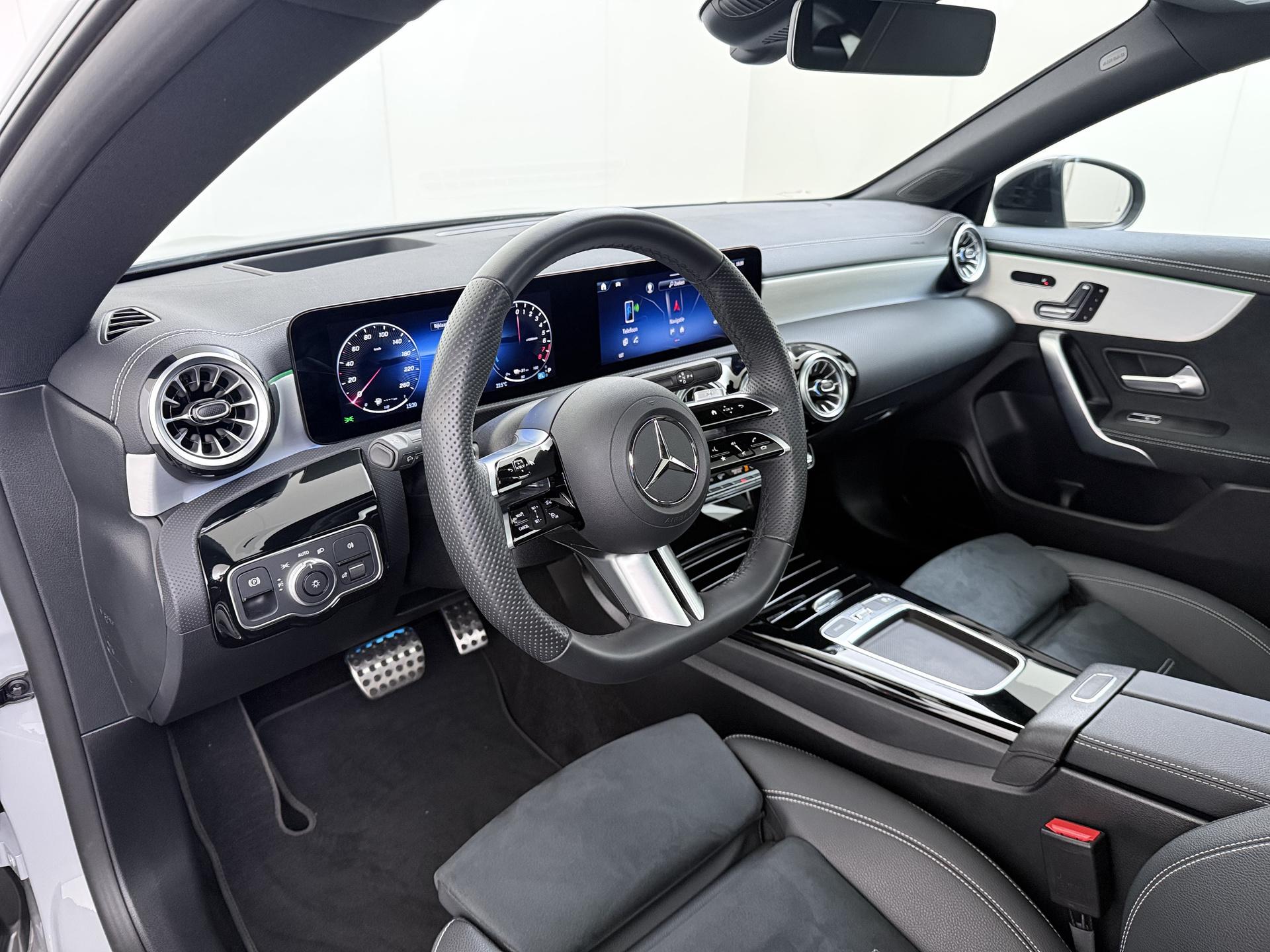 Mercedes-Benz CLA-klasse 250 e AMG Premium Plus
