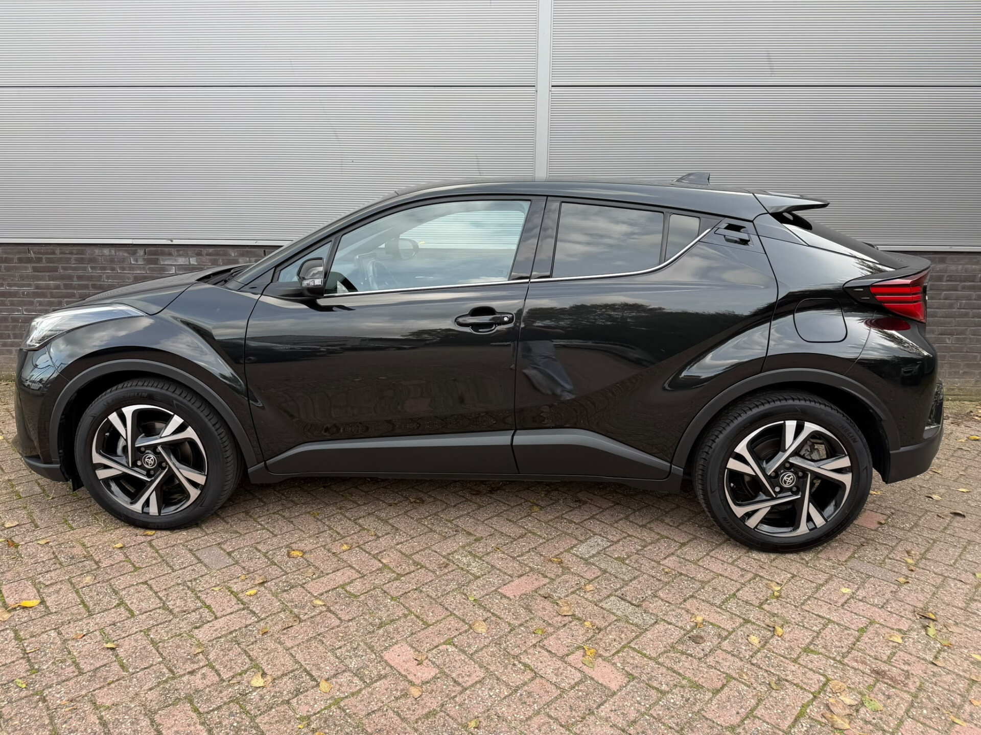 Toyota C-HR 2.0 Hybrid Style met stoel & Stuurverwarming - Afbeelding 2