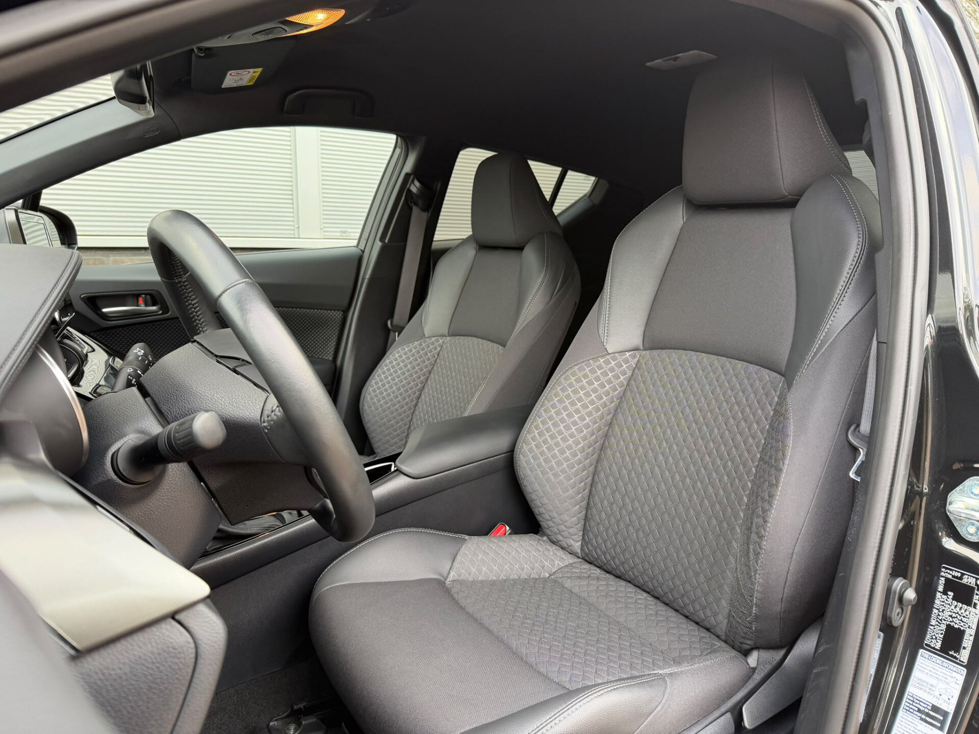 Toyota C-HR 2.0 Hybrid Style met stoel & Stuurverwarming - Afbeelding 4