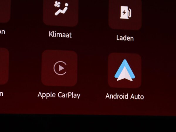 Apple Carplay/Android Auto