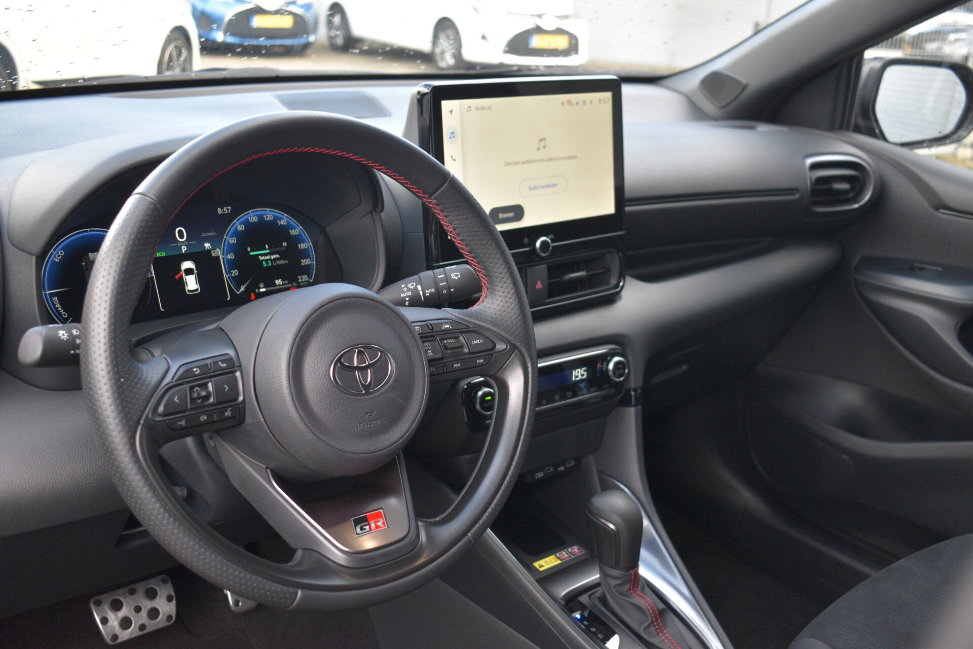 Toyota Yaris 1.5 Hybrid 130 GR SPORT Automaat 130pk - Afbeelding 2