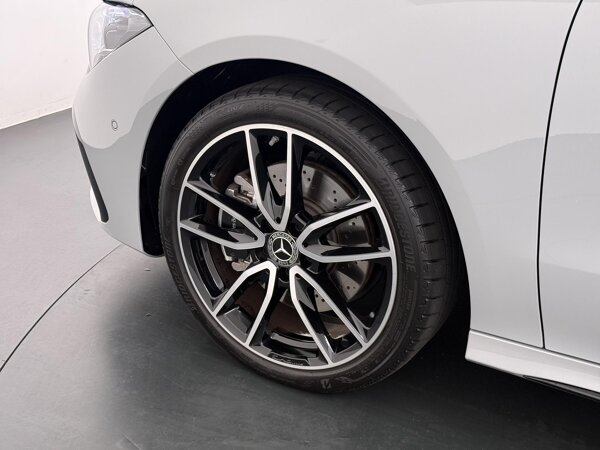 19" 5 dubbelspaaks lichtmetalen AMG-velgen 19" 5 dubbelspaaks lichtmetalen AMG-velgen