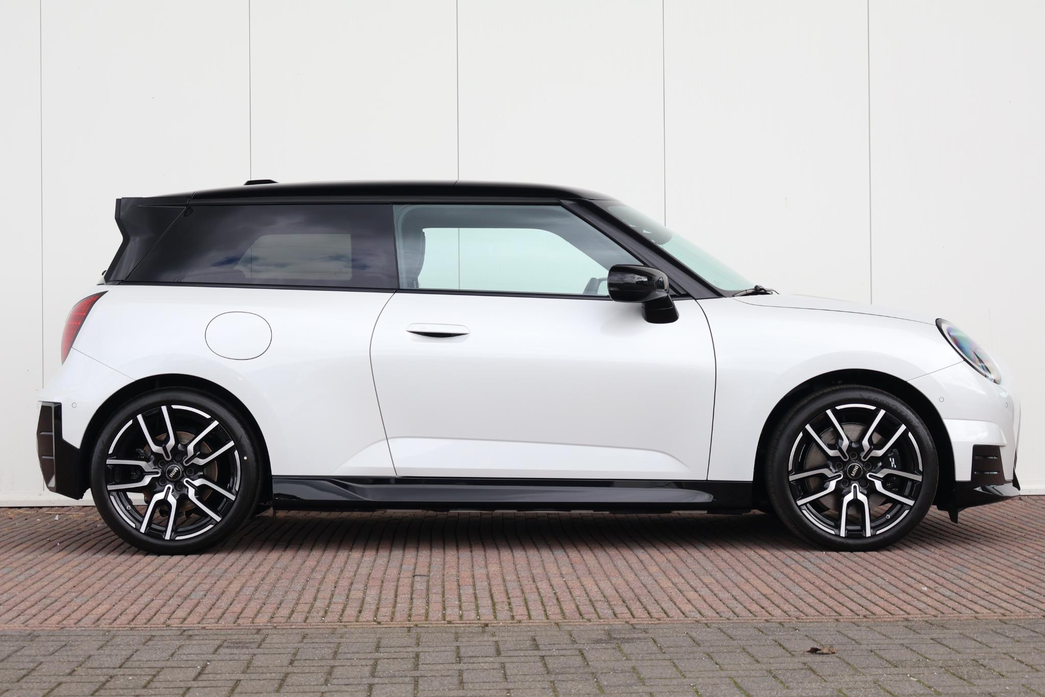 MINI Electric Cooper SE John Cooper Works M 54.2 kWh - Afbeelding 5