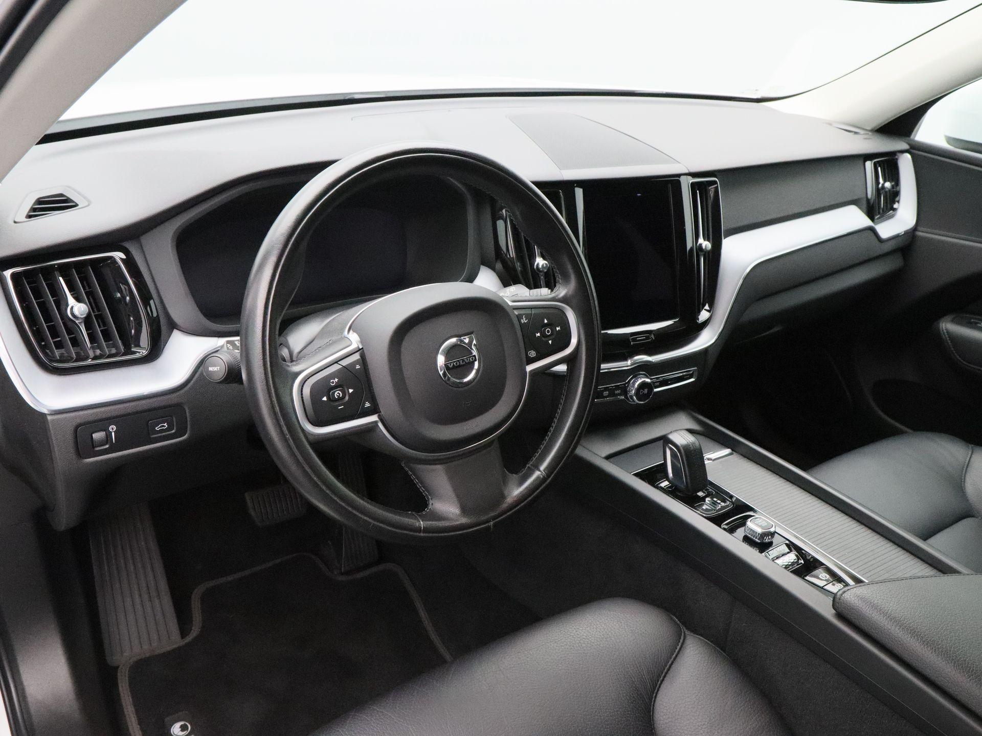 Volvo XC60 2.0 B5 250 Pk AWD Momentum Business - Afbeelding 3