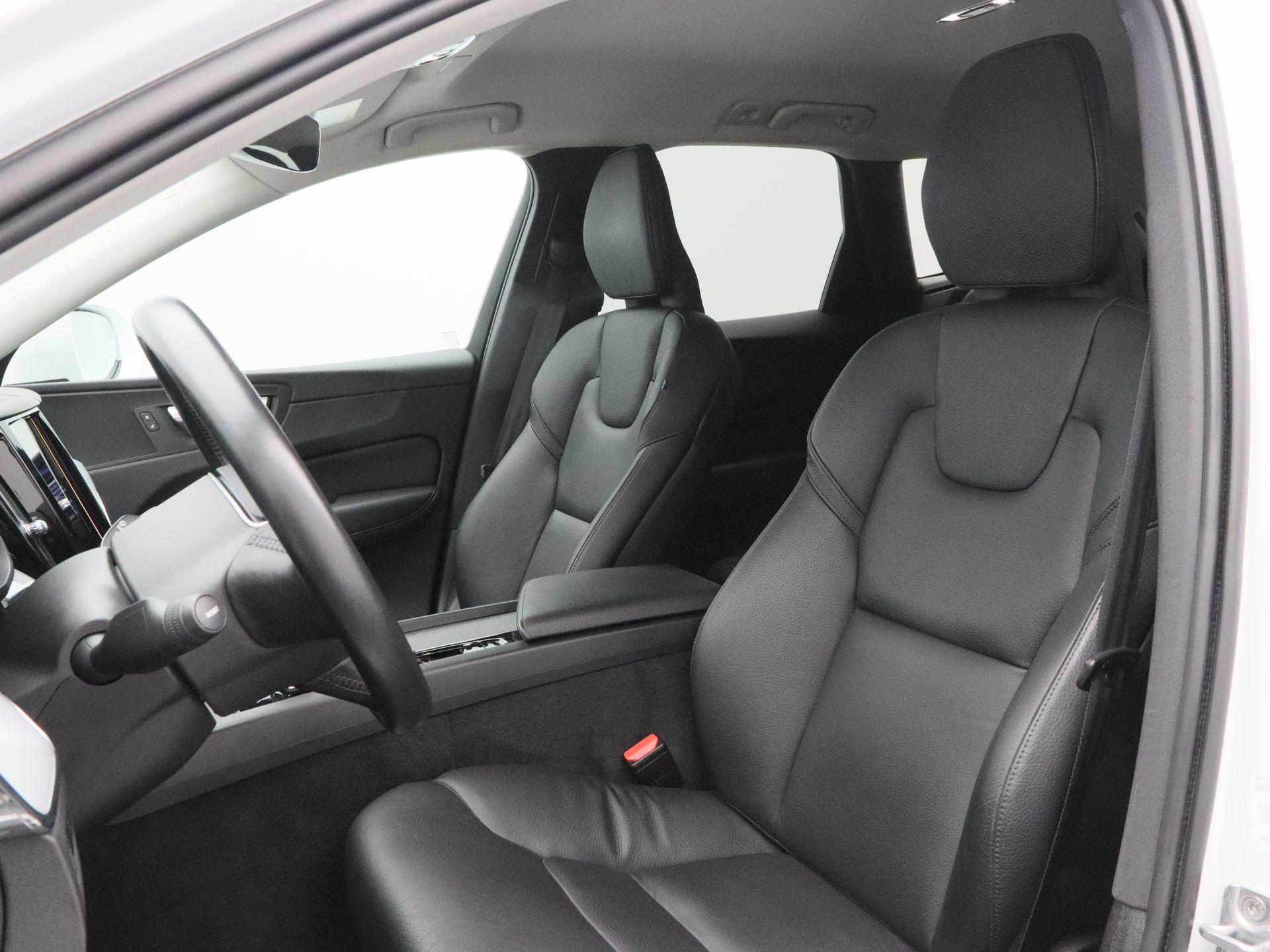 Volvo XC60 2.0 B5 250 Pk AWD Momentum Business - Afbeelding 5